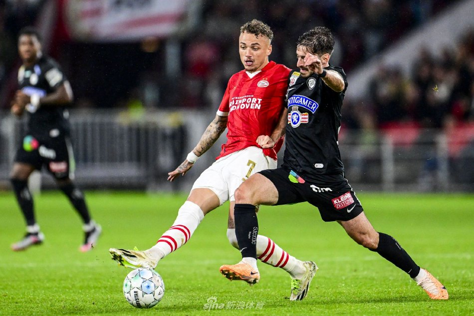 再次展现出 再次展现出