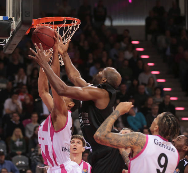 拉菲尼亚为 拉菲尼亚为