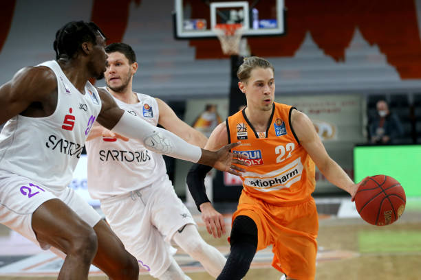 引了大量球 引了大量球