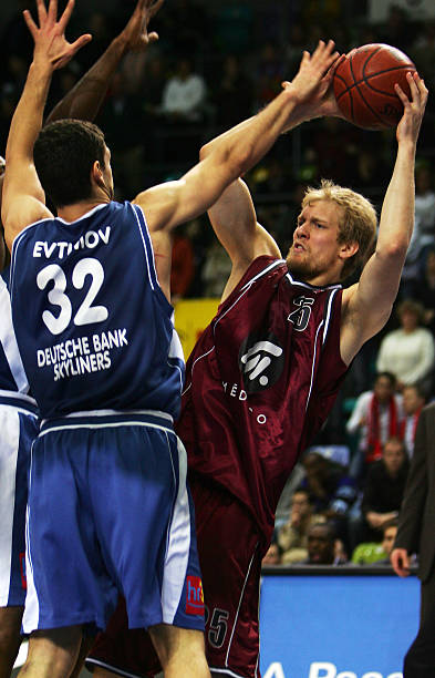 后防线伤病 后防线伤病